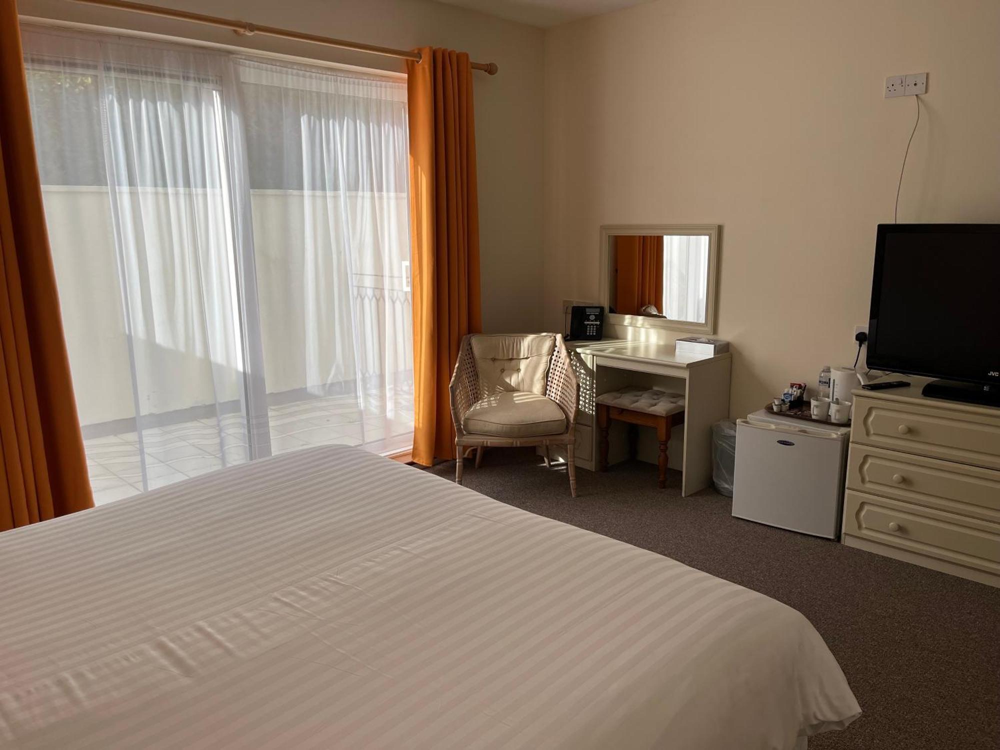 The Prince Of Wales Hotel St Ouen's Eksteriør billede